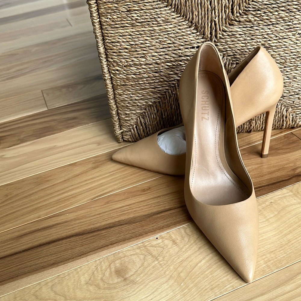New pumps size 9